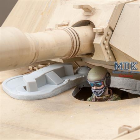 US Army Female Tank Driver + Hatch