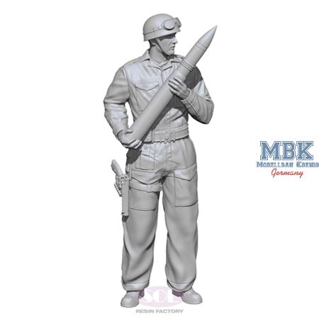 WWII M10 Achilles British Tank Loader (1:35)