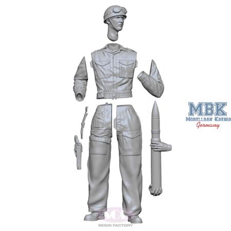 WWII M10 Achilles British Tank Loader (1:35)