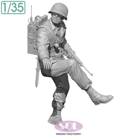 U.S. Army Field Radio Operator 1:35