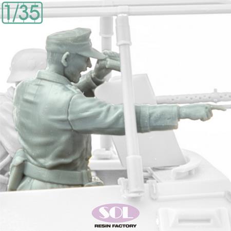 Sd.kfz.250/3 Commander  (1:35)