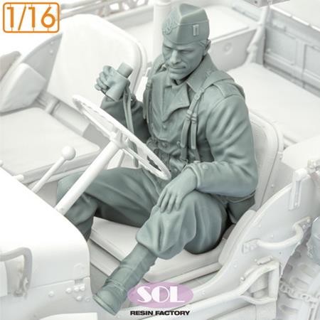 U.S. Army Vehicle Crewman 1:16