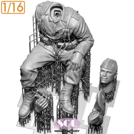 U.S. Army Vehicle Crewman 1:16