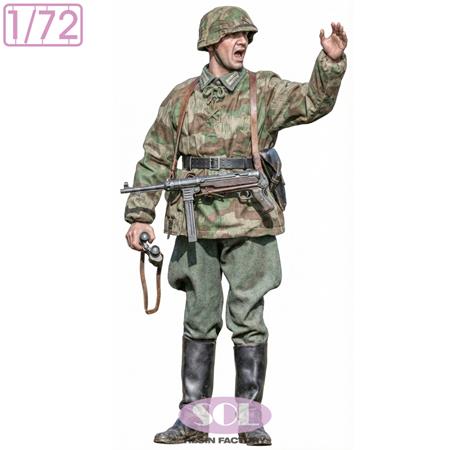WWII German Field Artillery Commander (1:72)