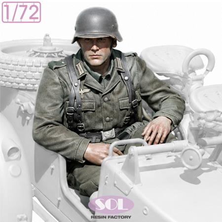 Officer for WWII German KS750 with Sidecar (1:72)