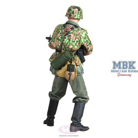 WWII German Infantry MG34 Gunner 1:16