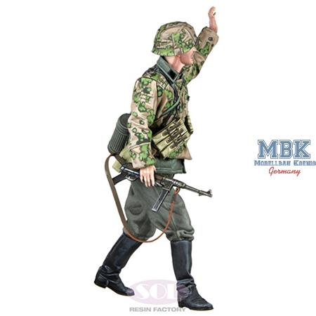 WWII German Infantry MP40 Gunner 1:16