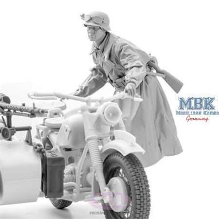 Motorcycle Trooper for WWII German R75 (1:16)