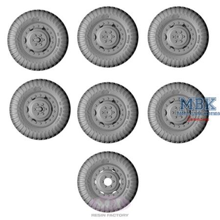 WWII U.S. Army M8 Combat Wheel Tires (1:16)