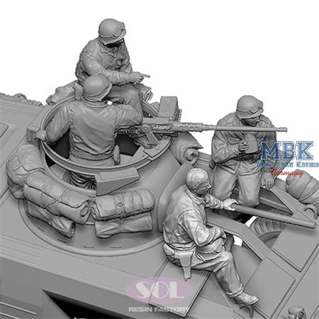 WWII U.S. Army M8 Crew (3D-print) (1:35)