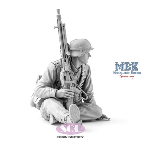 WWII German Infantry MG42 Gunner (1:35)