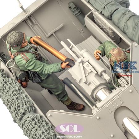 Sd.Kfz. 251/22 Crew (3D Printed) (1:16)