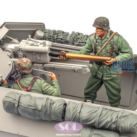 Sd.Kfz. 251/22 Crew (3D Printed) (1:16)