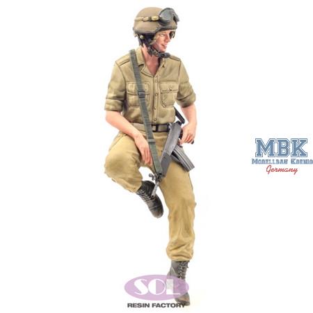 IDF Female Tanker w/CVC Helmet (3D Printed) (1:16)