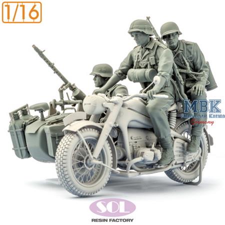 Zündapp KS750 motorcycle & Sidecar + Crew (1:16)