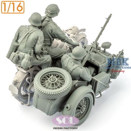 Zündapp KS750 motorcycle & Sidecar + Crew (1:16)