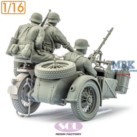 Zündapp KS750 motorcycle & Sidecar + Crew (1:16)