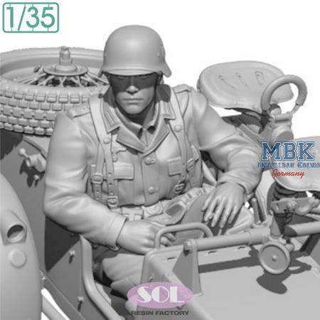 Officer f.WWII German KS750 w/side car (3D Print.)