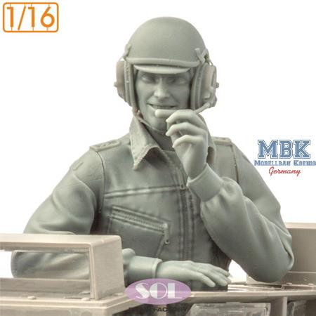 Bundeswehr Tank Commander Leopard 2 A7V (1:16)