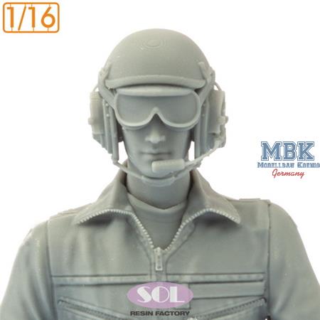 Bundeswehr Tank Driver Leopard 2 A7V (1:16)