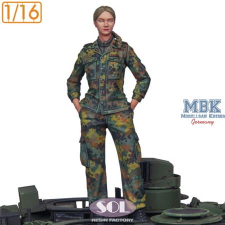 Bundeswehr Tank Female Crew II (1:16)