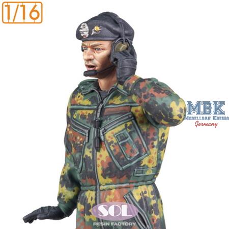 Bundeswehr Tank Commander (Beret type) (1:16)