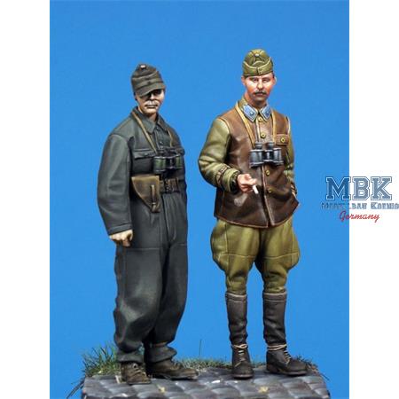 Hungarin SPG Officer + Panzer Officer