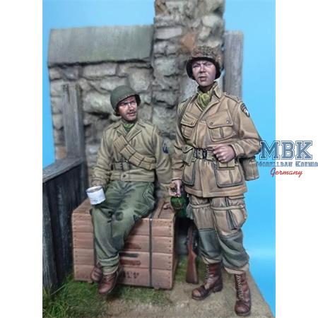 US Paratrooper & Infantry Soldier WWUU Normandy 44