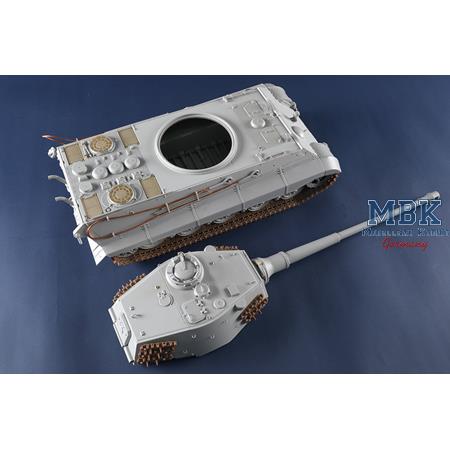 Pz.Kpfw.VI Sd.Kfz.182 Tiger II (Henschel 105) 1:16