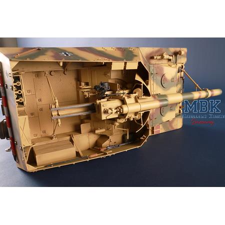 Sd.Kfz.165 Hummel (Late Production) 1:16