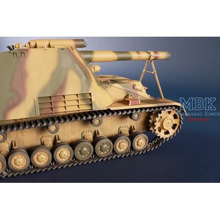 Sd.Kfz.165 Hummel (Late Production) 1:16