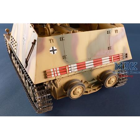 Sd.Kfz.165 Hummel (Late Production) 1:16