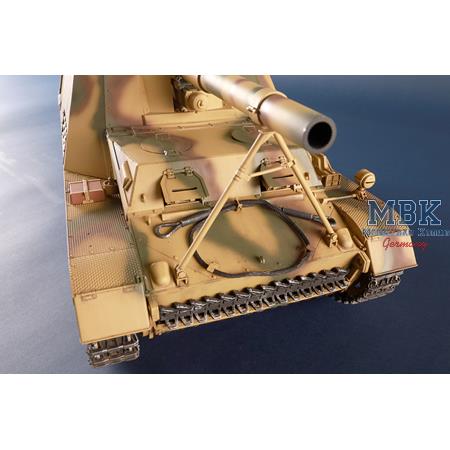 Sd.Kfz.165 Hummel (Late Production) 1:16