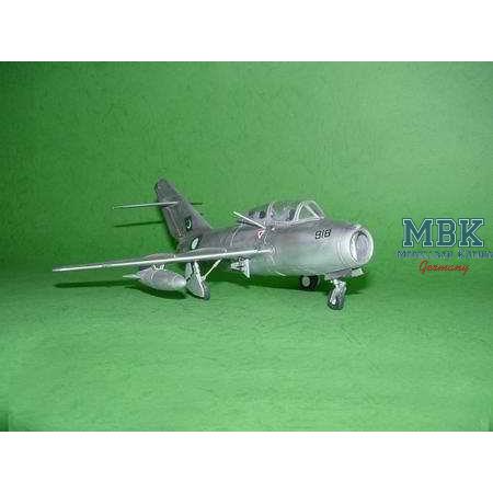 Mikoyan-Gurevich MIG-15 UTI (Midget)