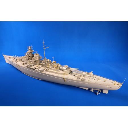 German Battleship Tirpitz (1:200)