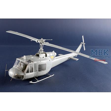 UH-1B Huey (1:35)