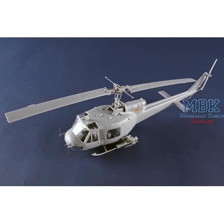 UH-1B Huey - Gunship (1:35)