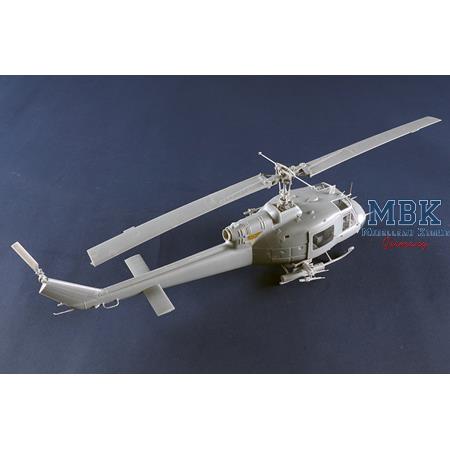 UH-1B Huey - Gunship (1:35)