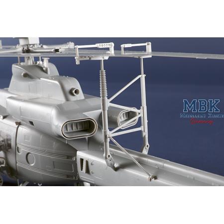 Bell UH-1Y Venom (1:35)