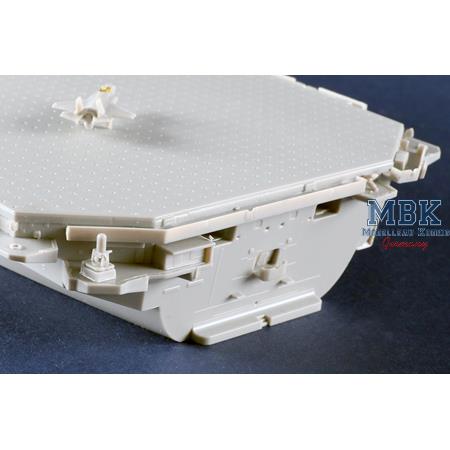 Queen Elizabeth Aircraft Carrier (1:700)