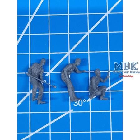 German tank repair crew
