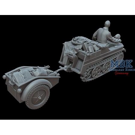 Kleines Kettenkraftrad Sd.Kfz. 2 with a trailer
