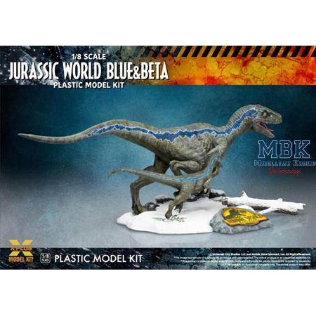 JURASSIC WORLD: Blue and Beta 1:8