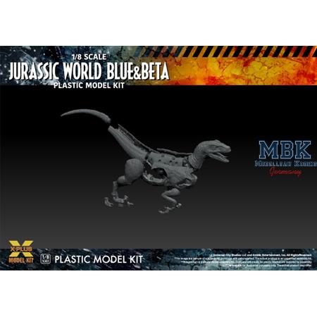 JURASSIC WORLD: Blue and Beta 1:8