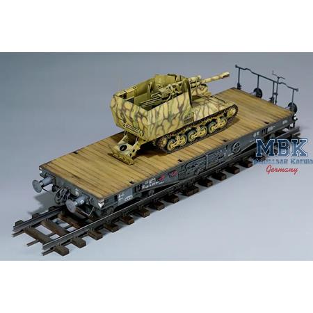 10.5 cm leFH 18/4 auf G.W. Lrs(f) w/SSy45 flatcar