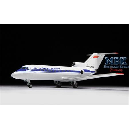 Turbojet passenger aircraft Yak-40 (1:144)