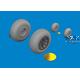 Curtiss P-40N Warhawk wheels with cross tread